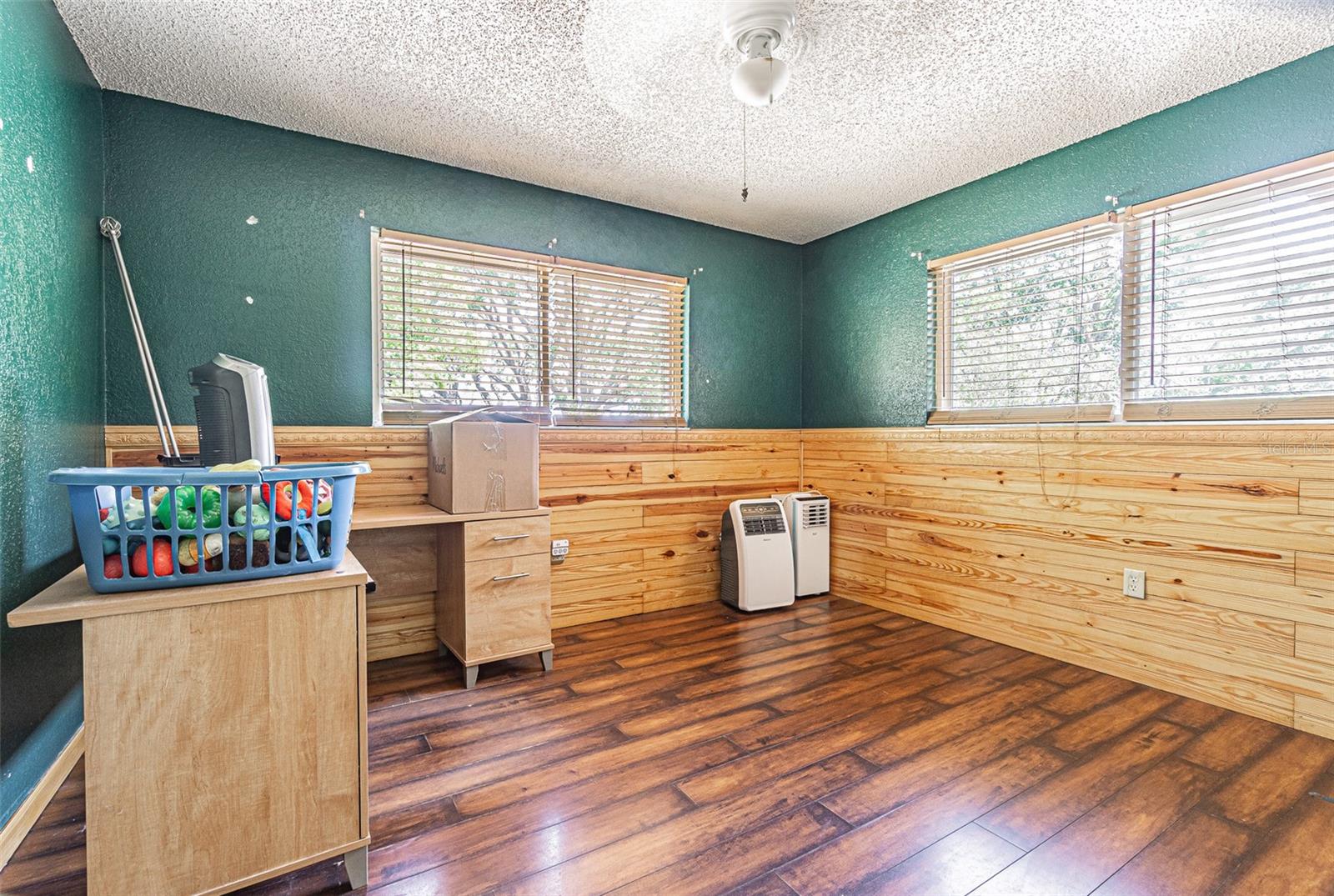 LEISURE HILLS - Residential