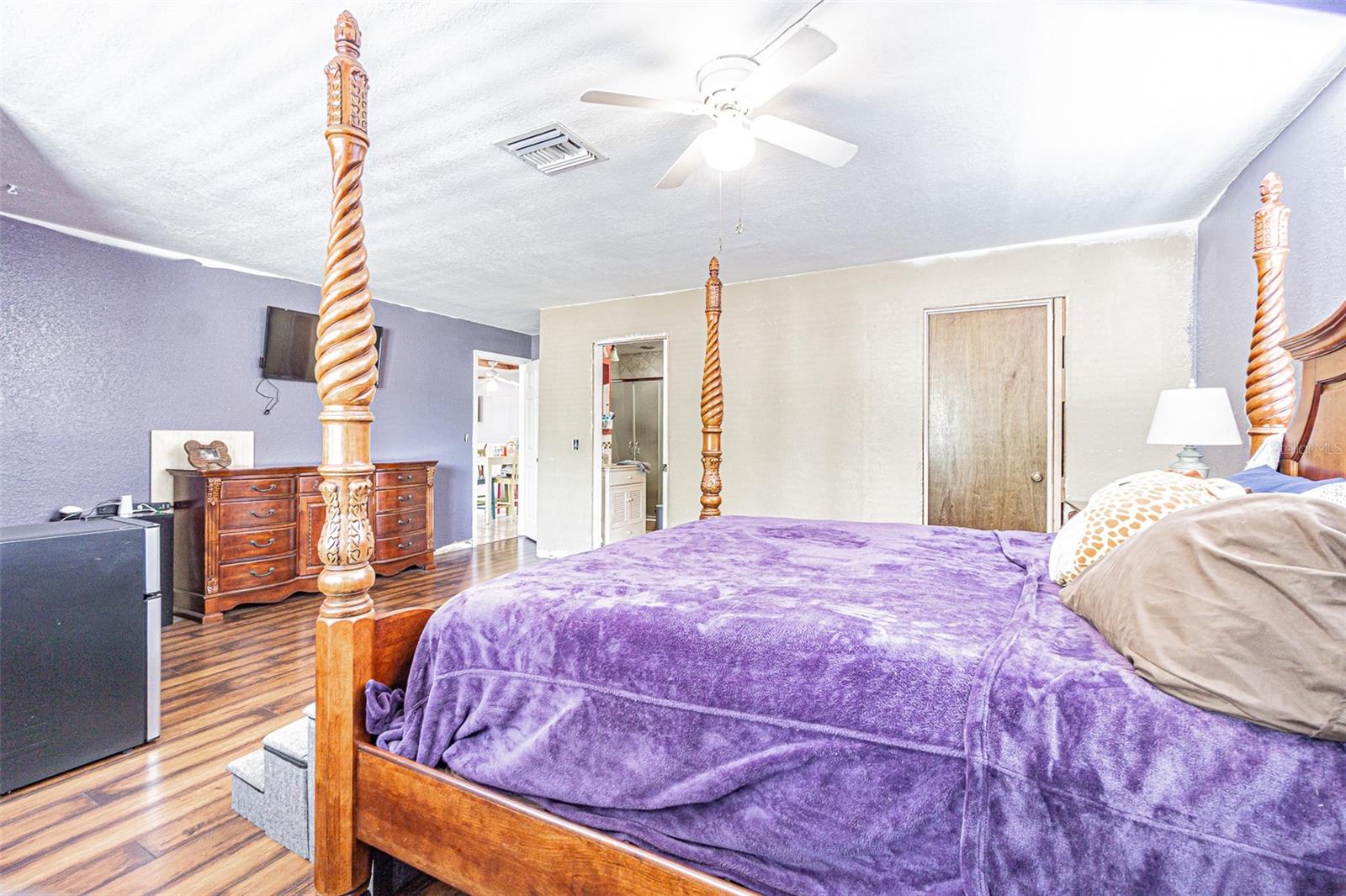 LEISURE HILLS - Residential