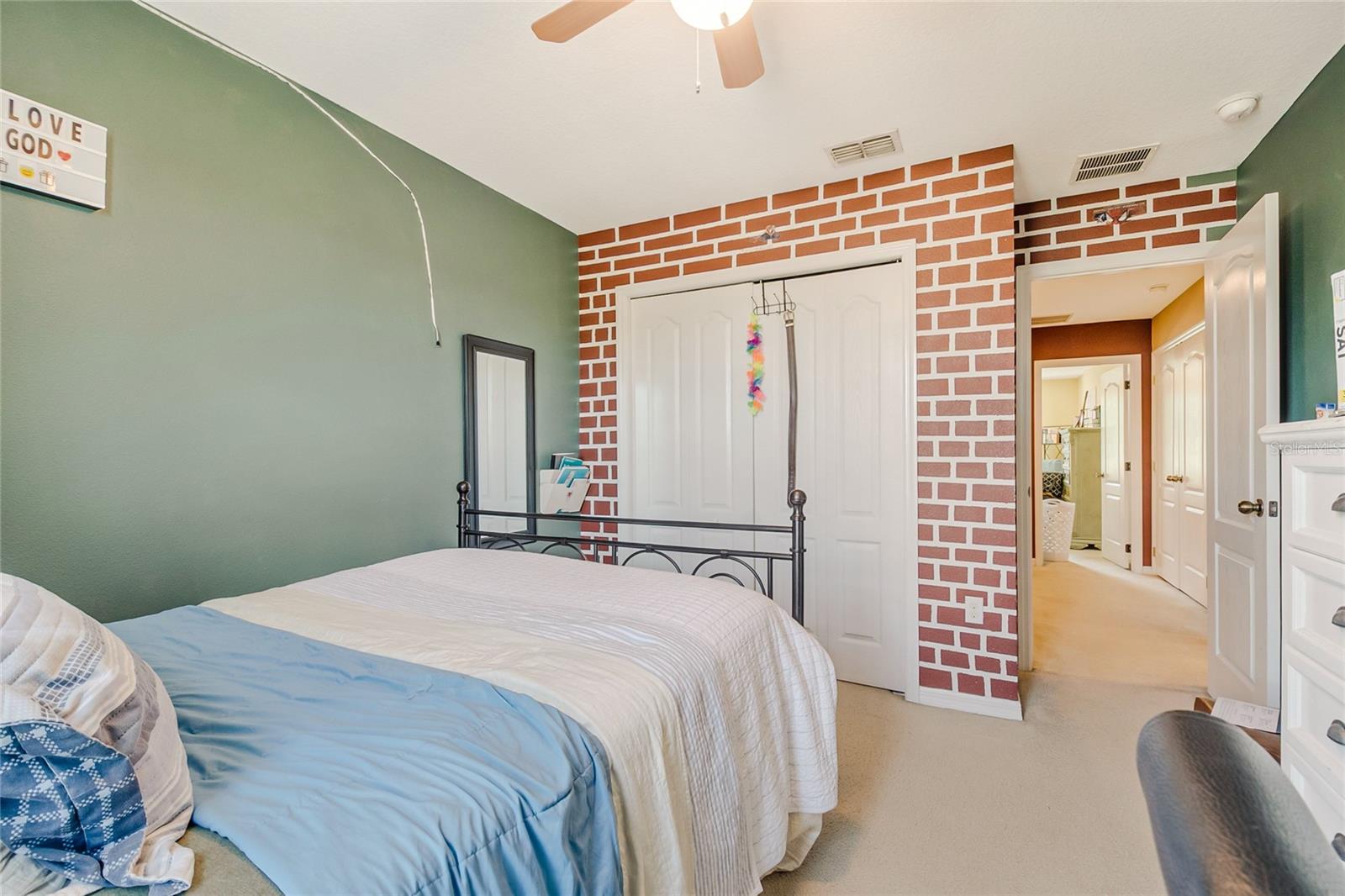 RIVERVIEW TWNHMS PH II - Residential