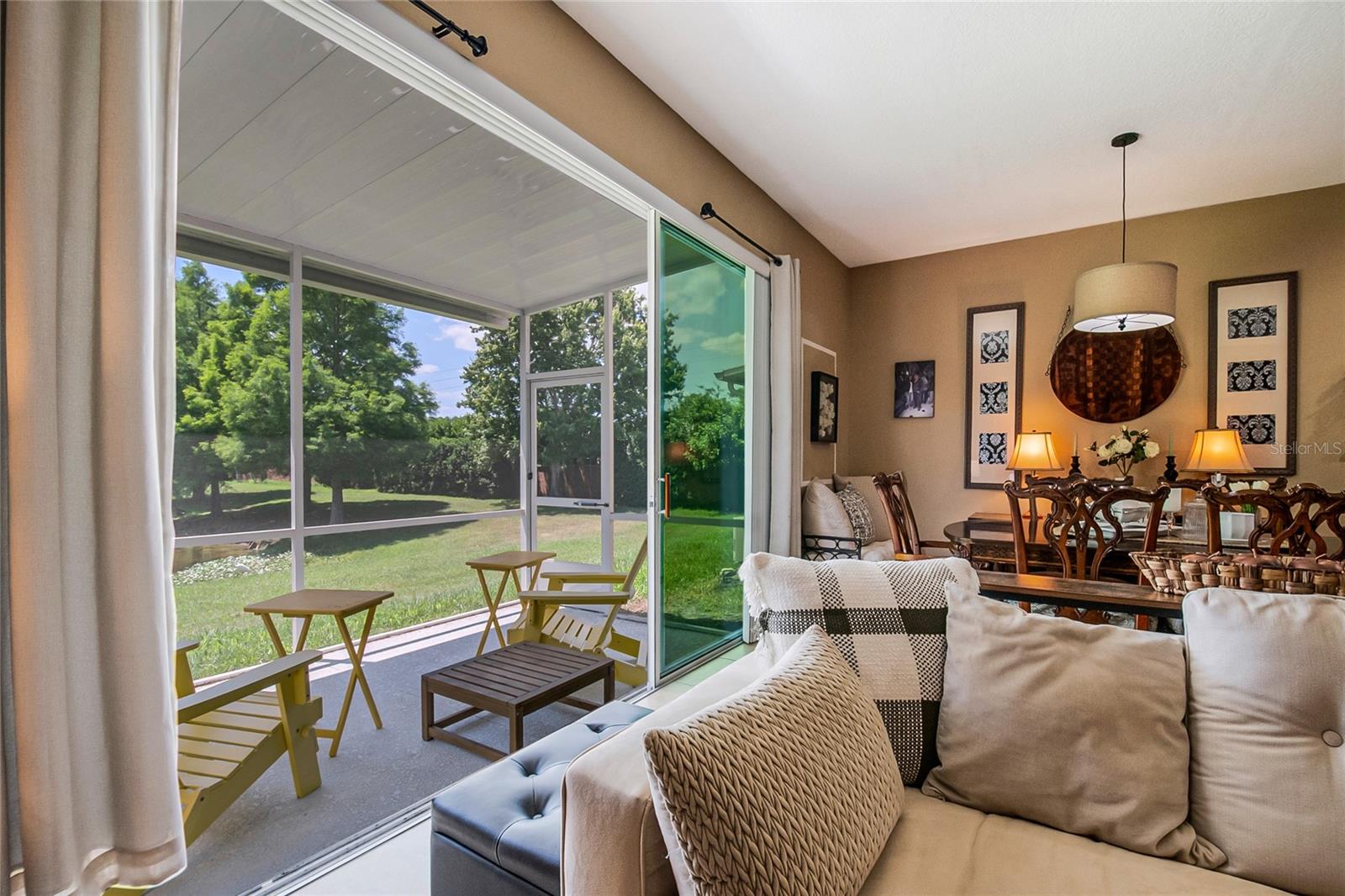 RIVERVIEW TWNHMS PH II - Residential