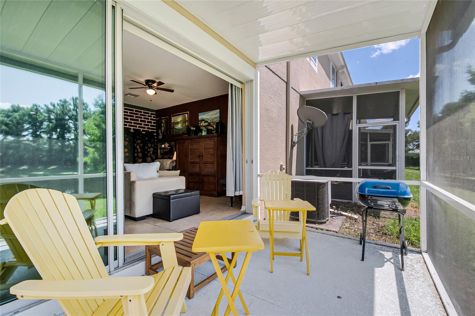 RIVERVIEW TWNHMS PH II - Residential
