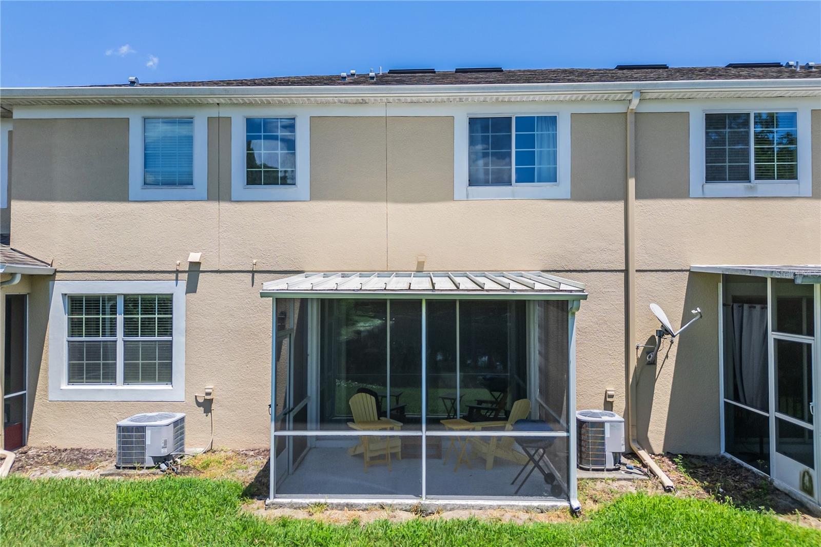 RIVERVIEW TWNHMS PH II - Residential
