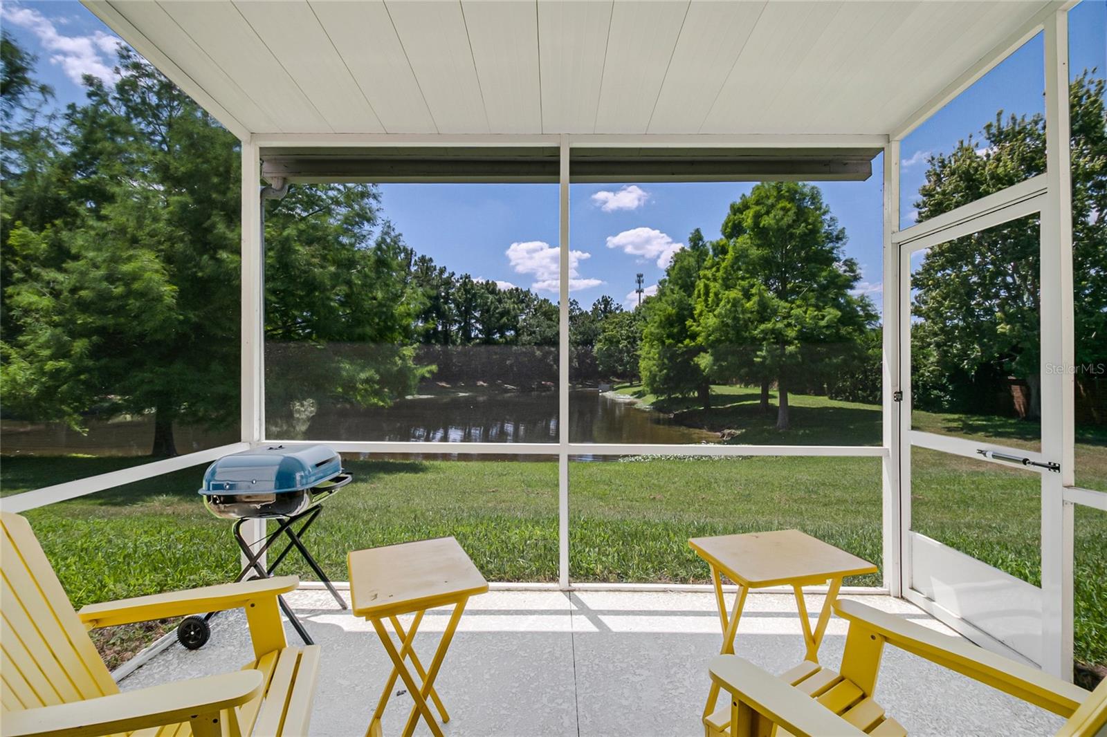 RIVERVIEW TWNHMS PH II - Residential