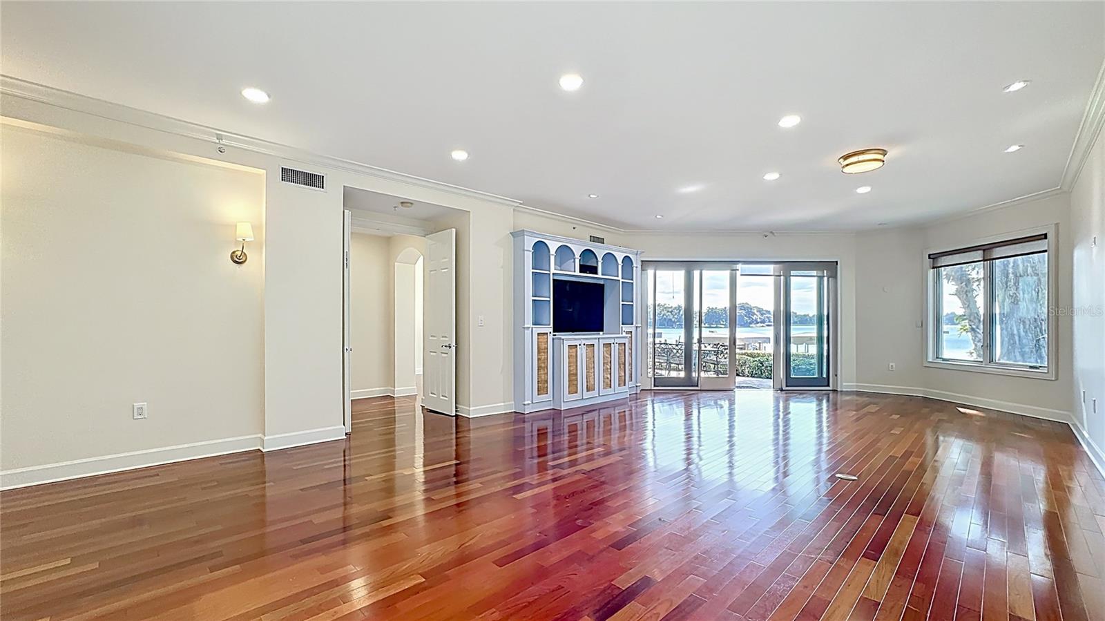 660 OSCEOLA AVENUE 101