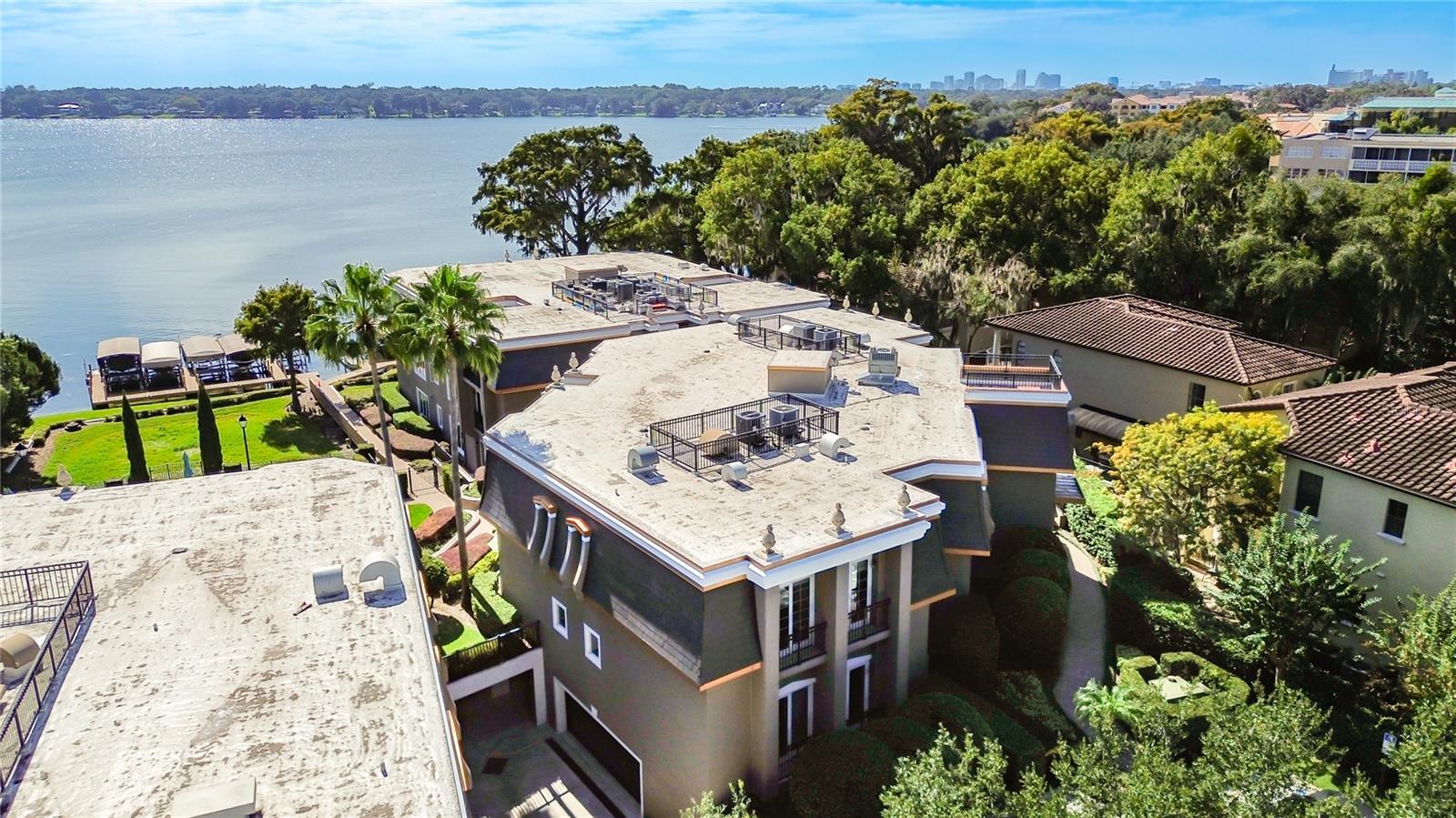 PERLE DU LAC - Residential