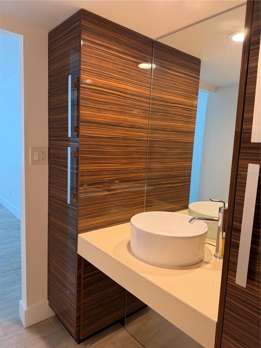 PLAZA GARDENS - Residential