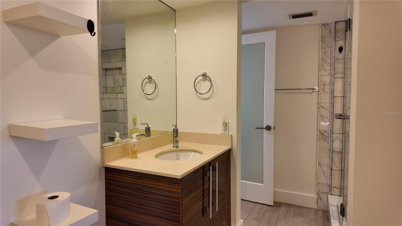 PLAZA GARDENS - Residential