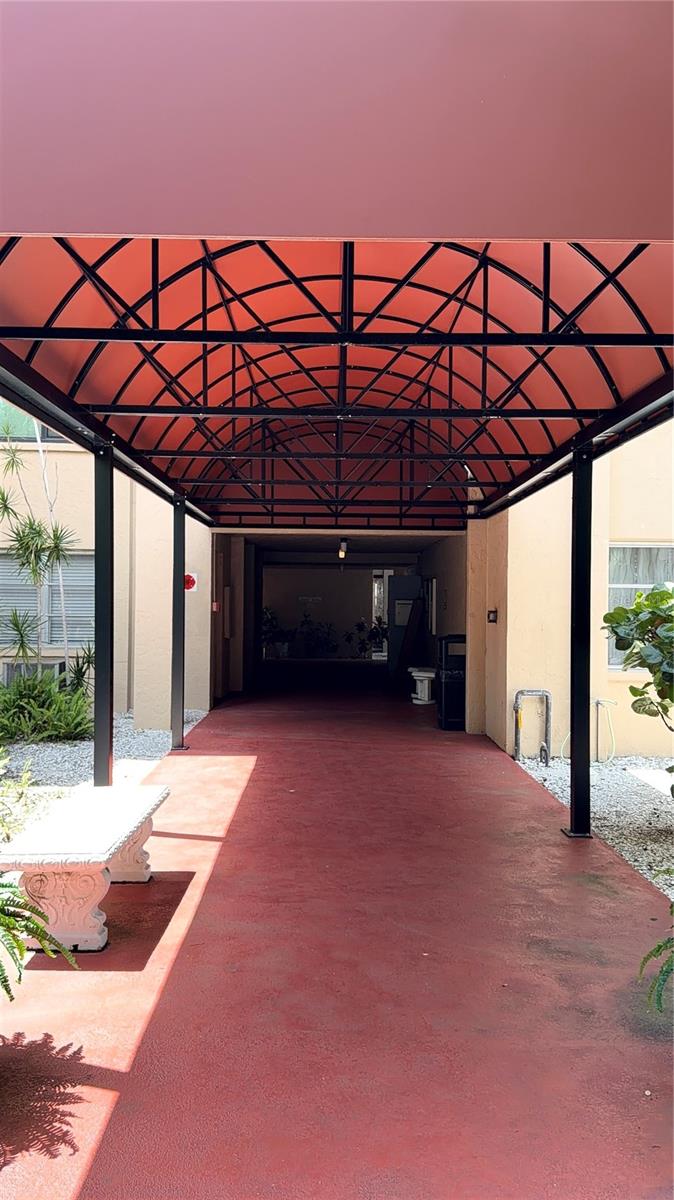 PLAZA GARDENS - Residential