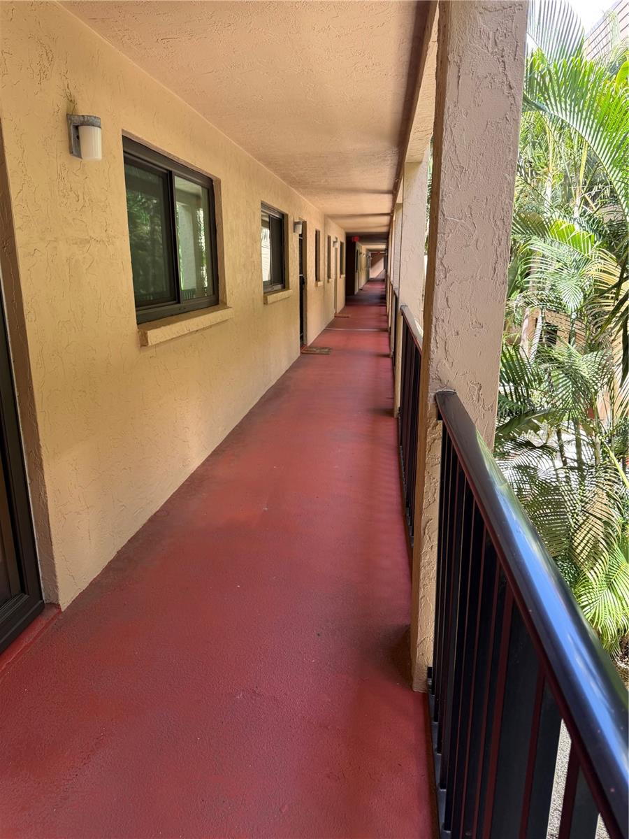 PLAZA GARDENS - Residential