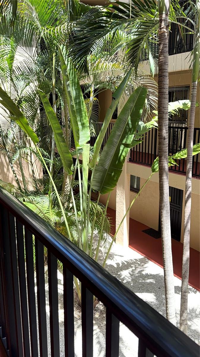 PLAZA GARDENS - Residential