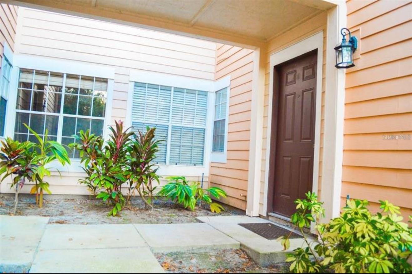 Come to see this beautiful 3/2 first floor Unit Condo.
Third room can be used as an office, guest room.
MOVE IN READY. Assigned parking #365.Livingroom with fireplace, dining room. Inside closet washer & dryer included. Kitchen appliances include: Stove, microwave, refrigerator, dishwasher. Quiet and friendly atmosphere.
Laminate (2025), carpets (2025). Close to shopping, Cranes roost lake and Altamonte Mall. This community offers a clubhouse, tennis
court, 2 pools with hot tubs, fitness room and walking trail and assigned parking.