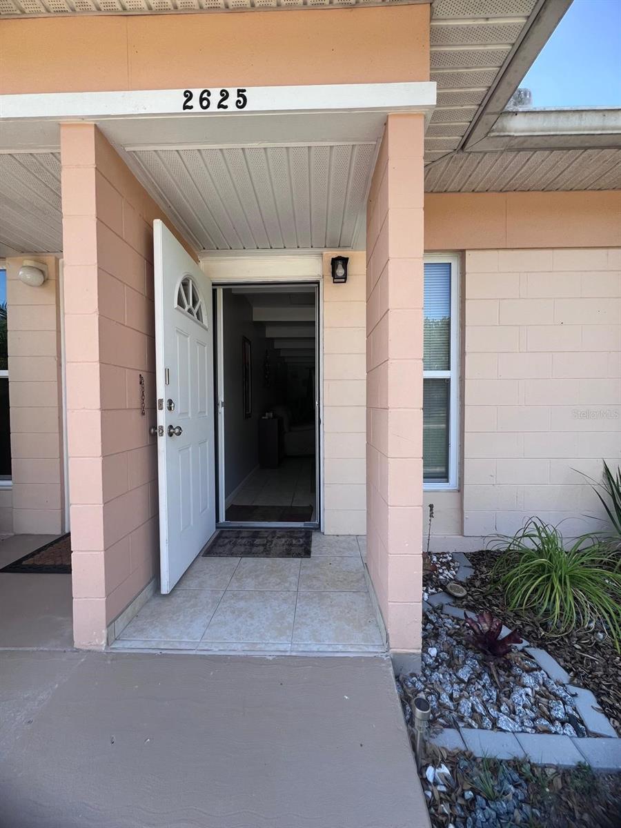 ATENTION INVESTORS!!! COZY VILLA, FULLY FURNISHED, ONE MORE ROOM IN THE BACK SIDE, THE COMMUNITY OFFERS AMMENITIES SUCH AS CLUBHOUSE, POOL, SHUFFLEBOARD, TENNIS AND MORE. SCHEDULE YOUR SHOWING TODAY!