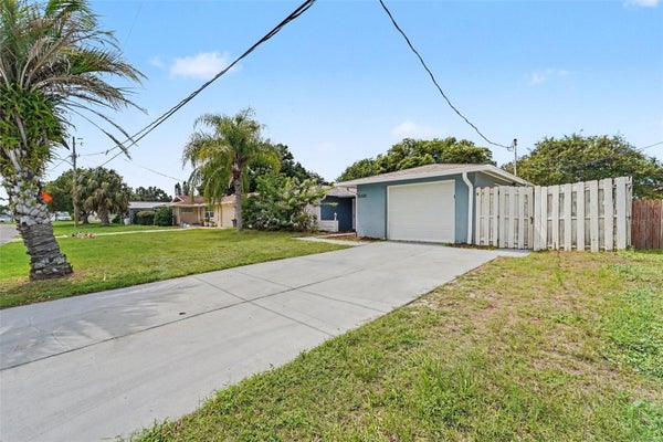 10525 OLEANDER DR, PORT RICHEY, FL 34668 - Image e7b23985ec6c19ba94cf73872306726f/4292248189