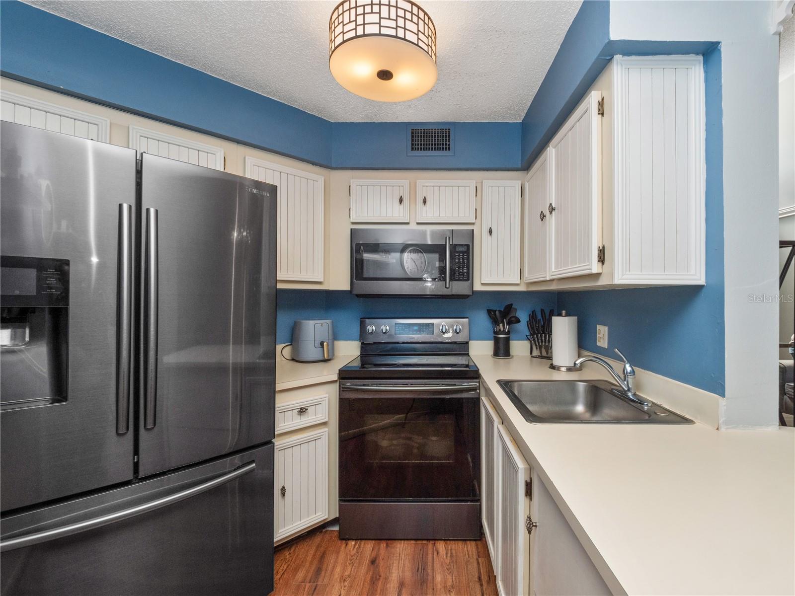 SOUTHPOINTE CONDO - Residential