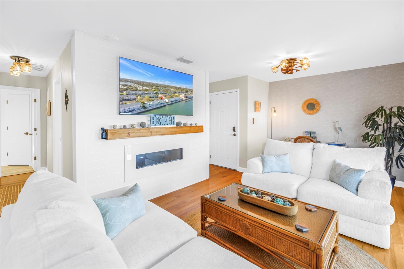 WATERSIDE AT COQUINA KEY SOUTH - Residential