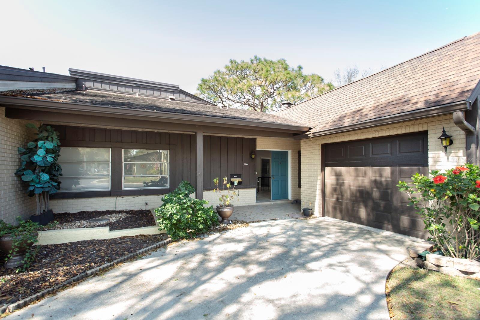 2101 SUNSET POINT ROAD 2706