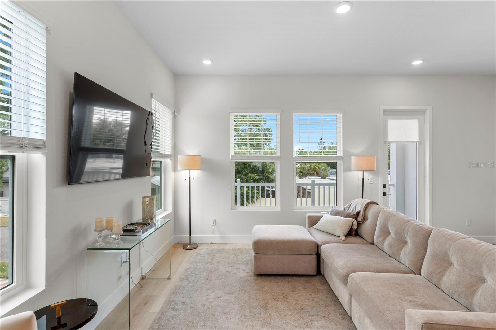 TOWNS AT KENWOOD LOT 19 - Residential