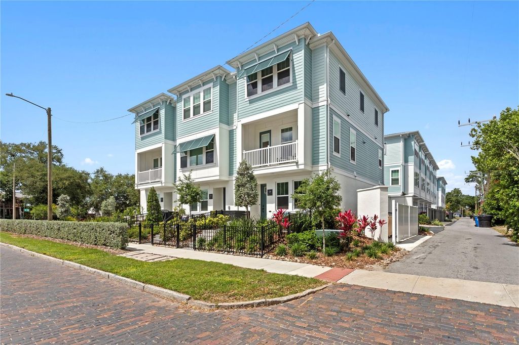 Photo of 114 21 Street N, St Petersburg, FL 33713 (MLS # TB8508649)