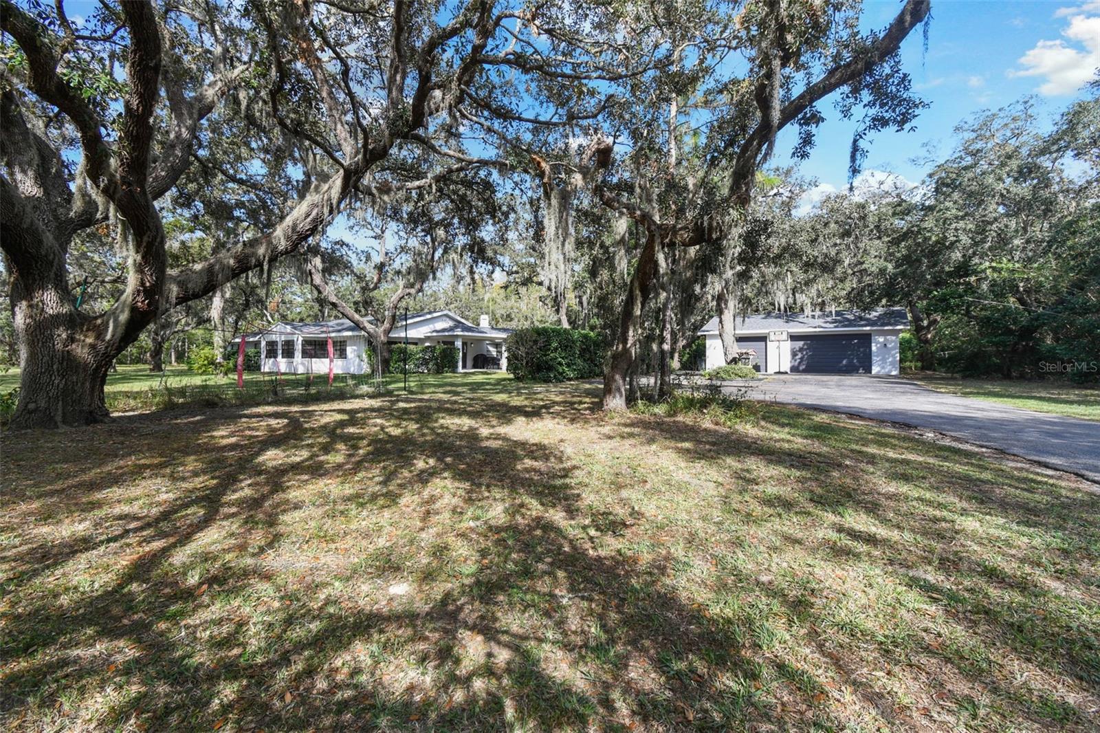10208 GROVE DRIVE