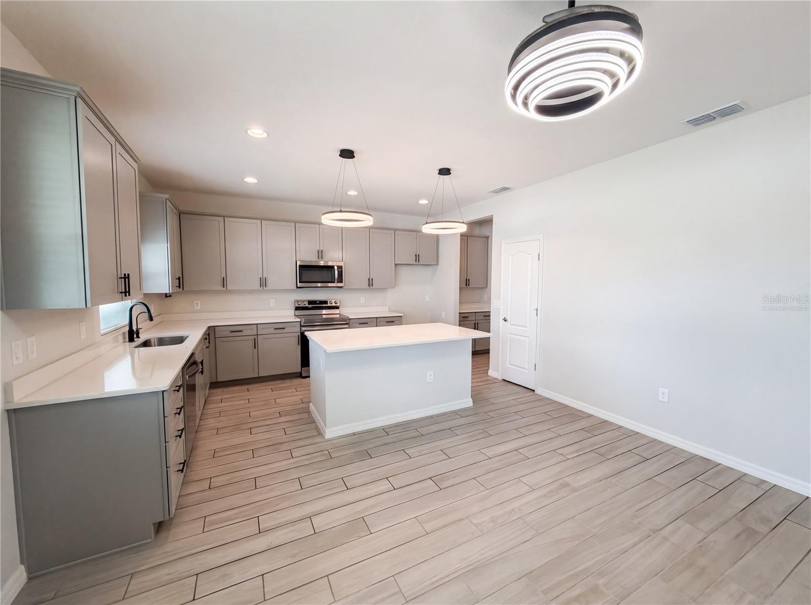 VILLAGE/GRESHAM FARMS - Residential