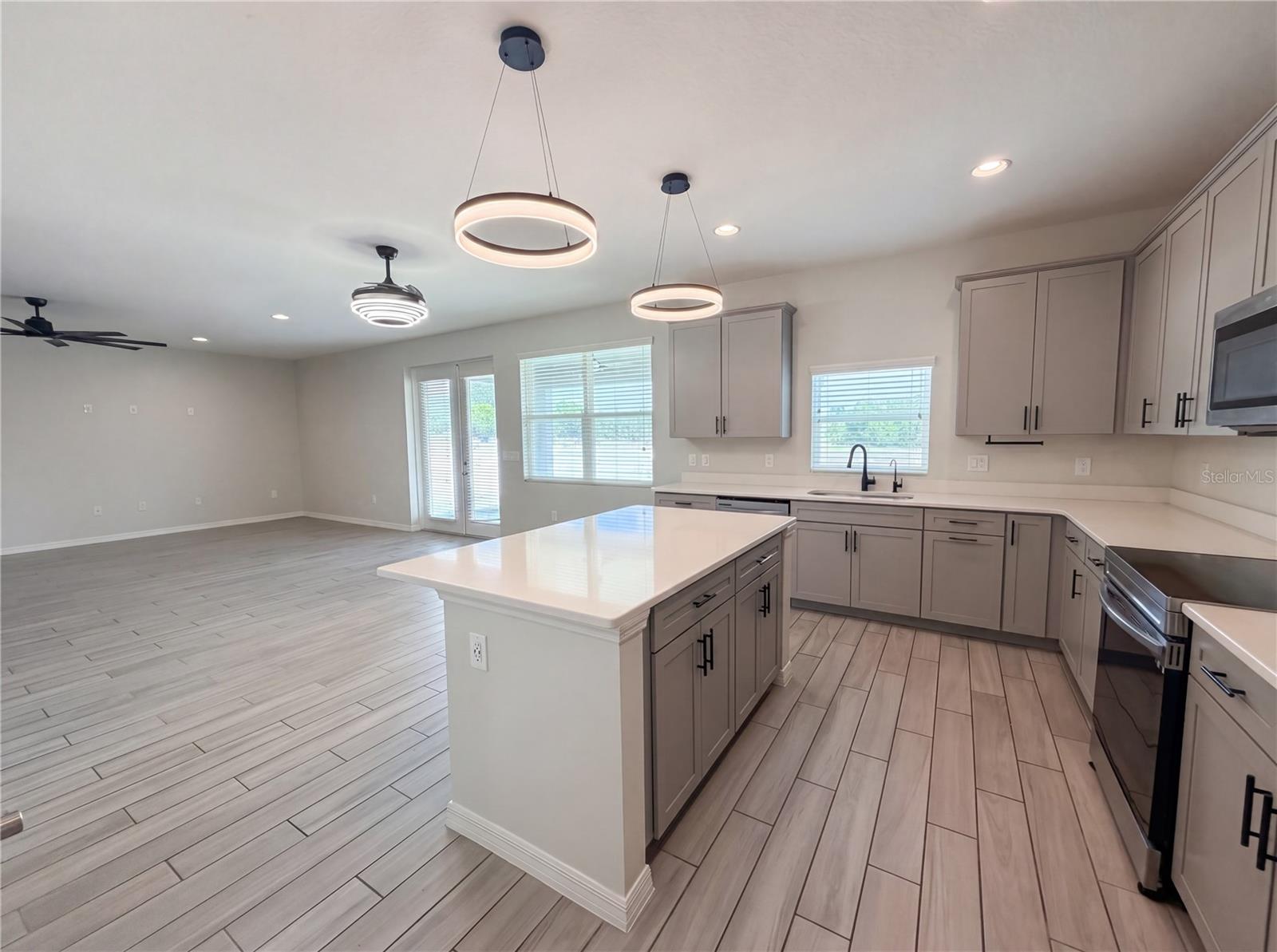 VILLAGE/GRESHAM FARMS - Residential