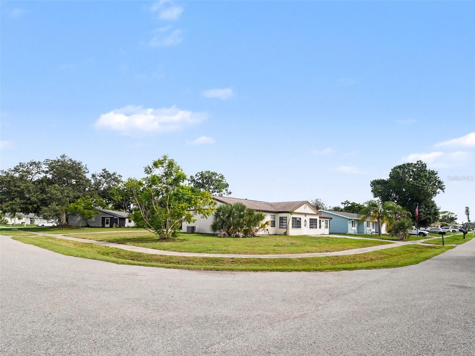 4060 AVANTI CIRCLE