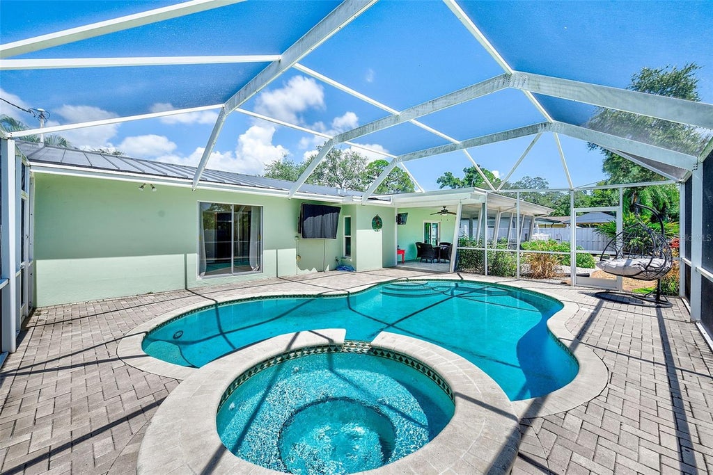 Photo of 809 Jacaranda Drive, Largo, FL 33770 (MLS # TB8550341)
