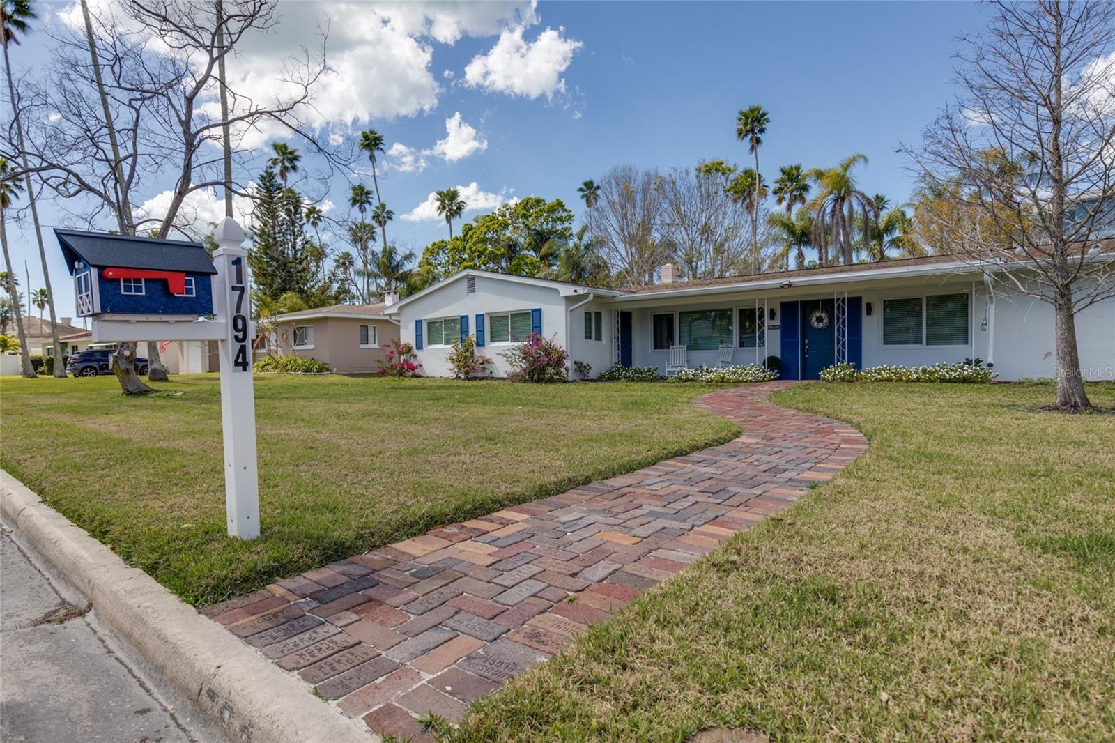 1794 SANTA BARBARA DR