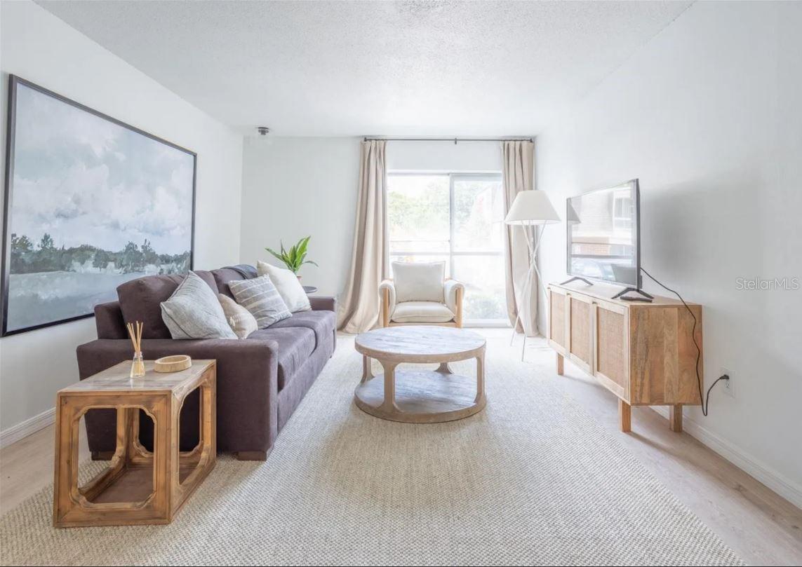 SUMMIT HOUSE - Residential Lease