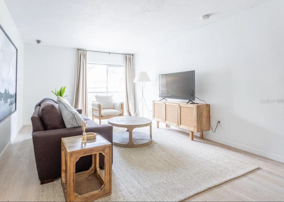 SUMMIT HOUSE - Residential Lease