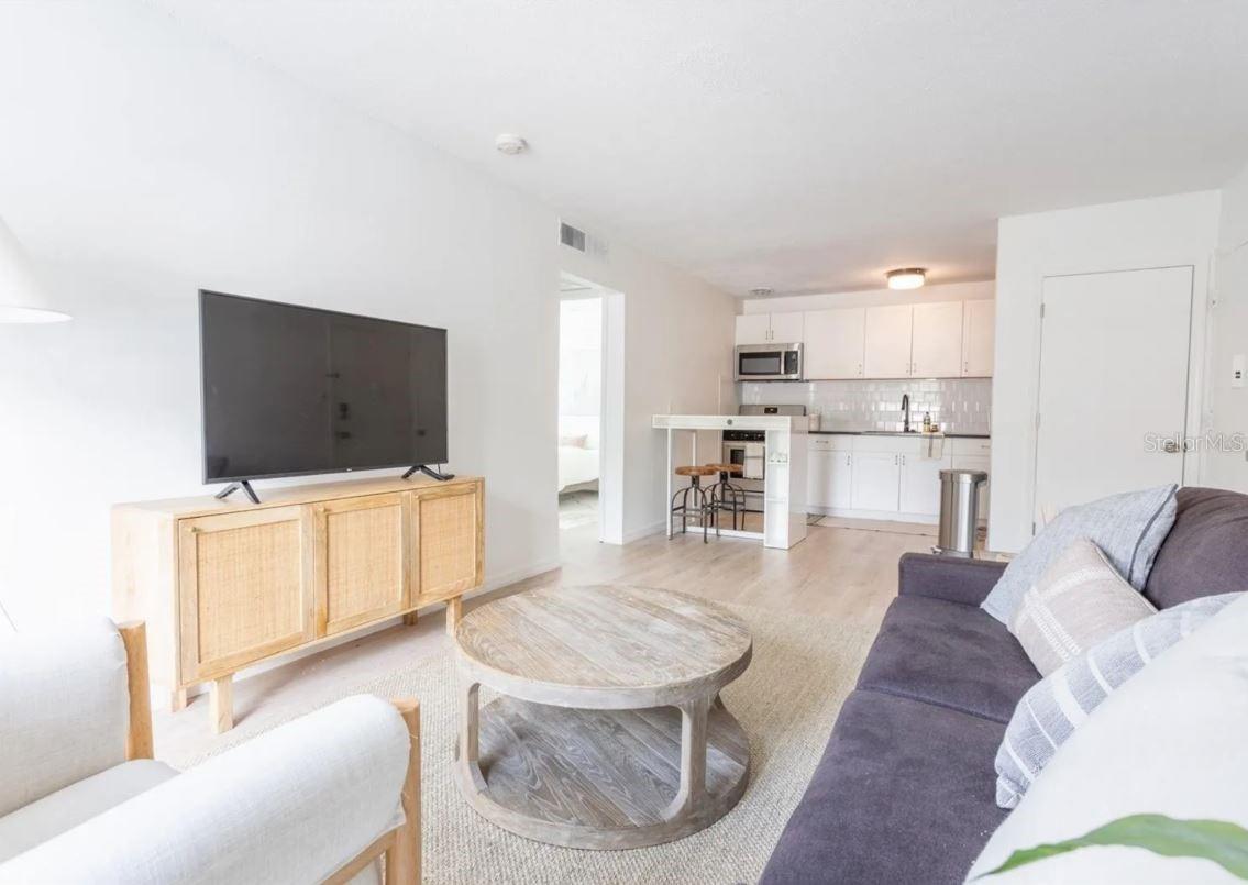 SUMMIT HOUSE - Residential Lease