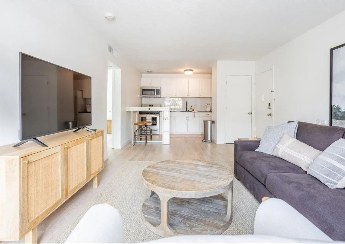 SUMMIT HOUSE - Residential Lease