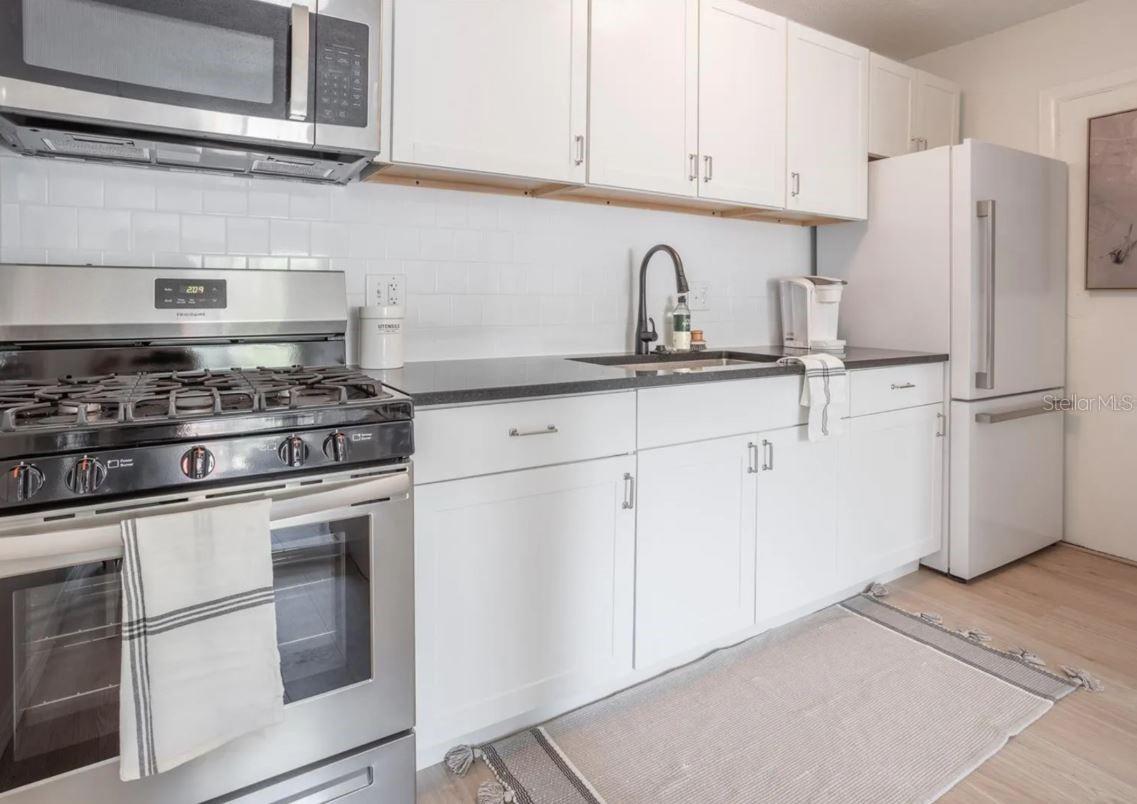 SUMMIT HOUSE - Residential Lease