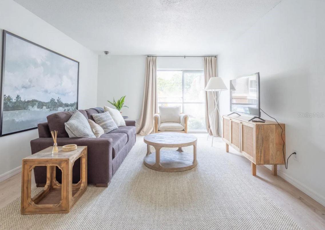 SUMMIT HOUSE - Residential Lease