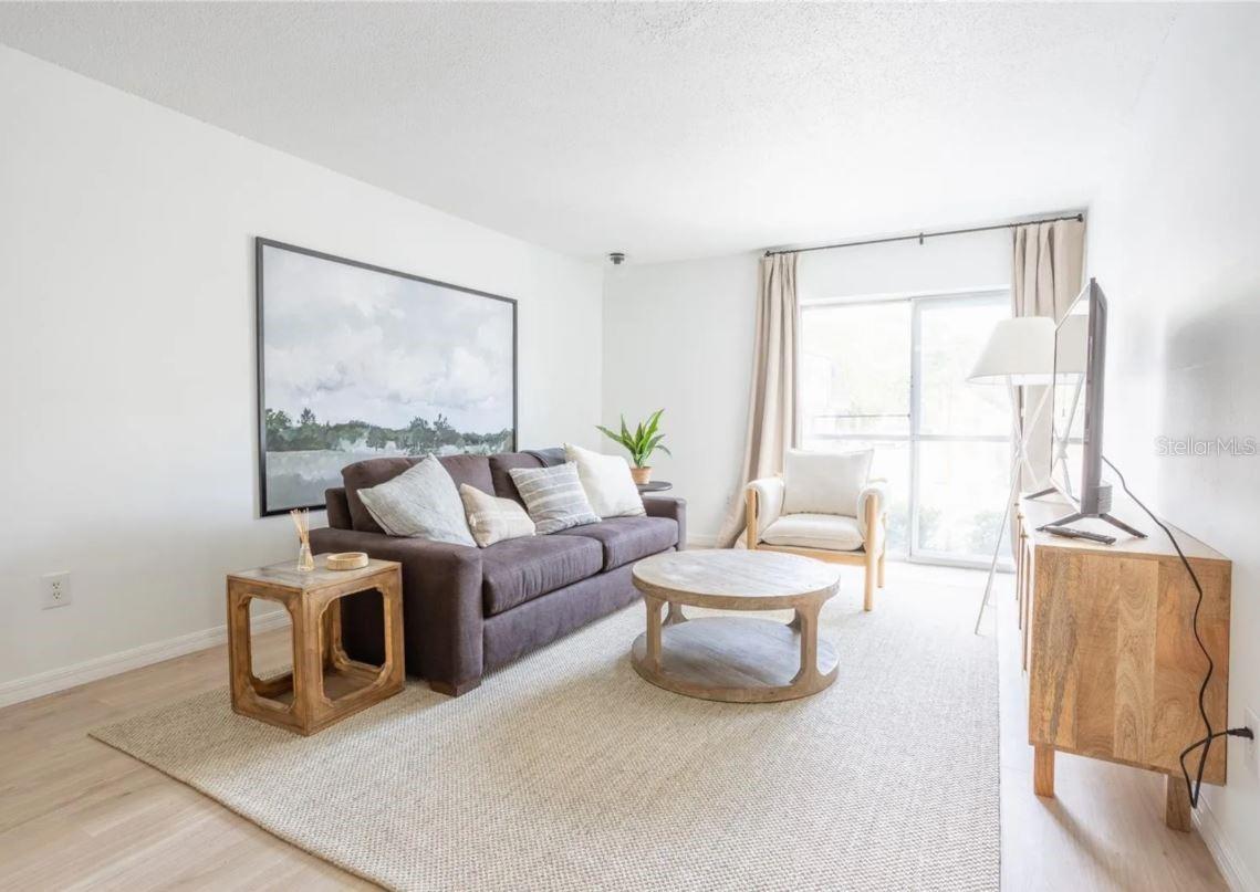 SUMMIT HOUSE - Residential Lease