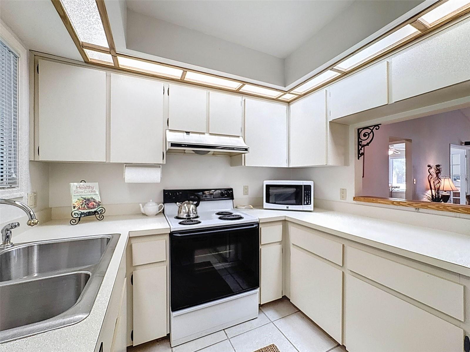 1003 TEAL POINTE