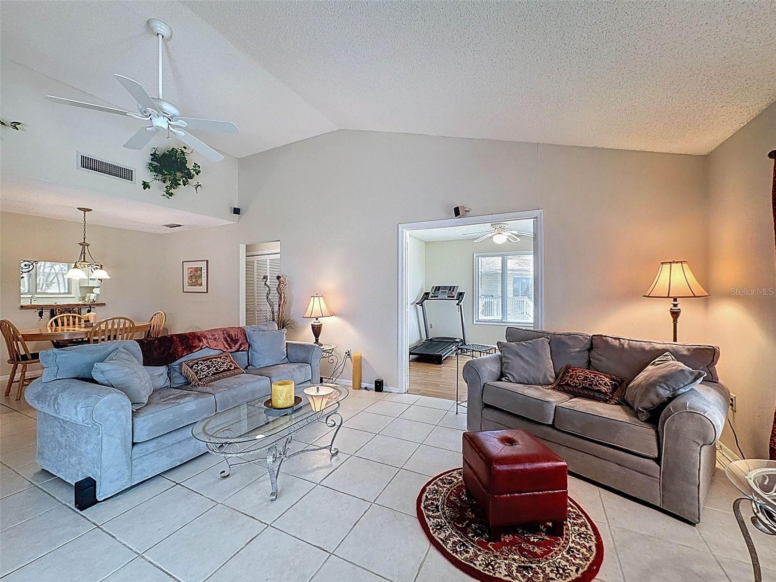 1003 TEAL POINTE