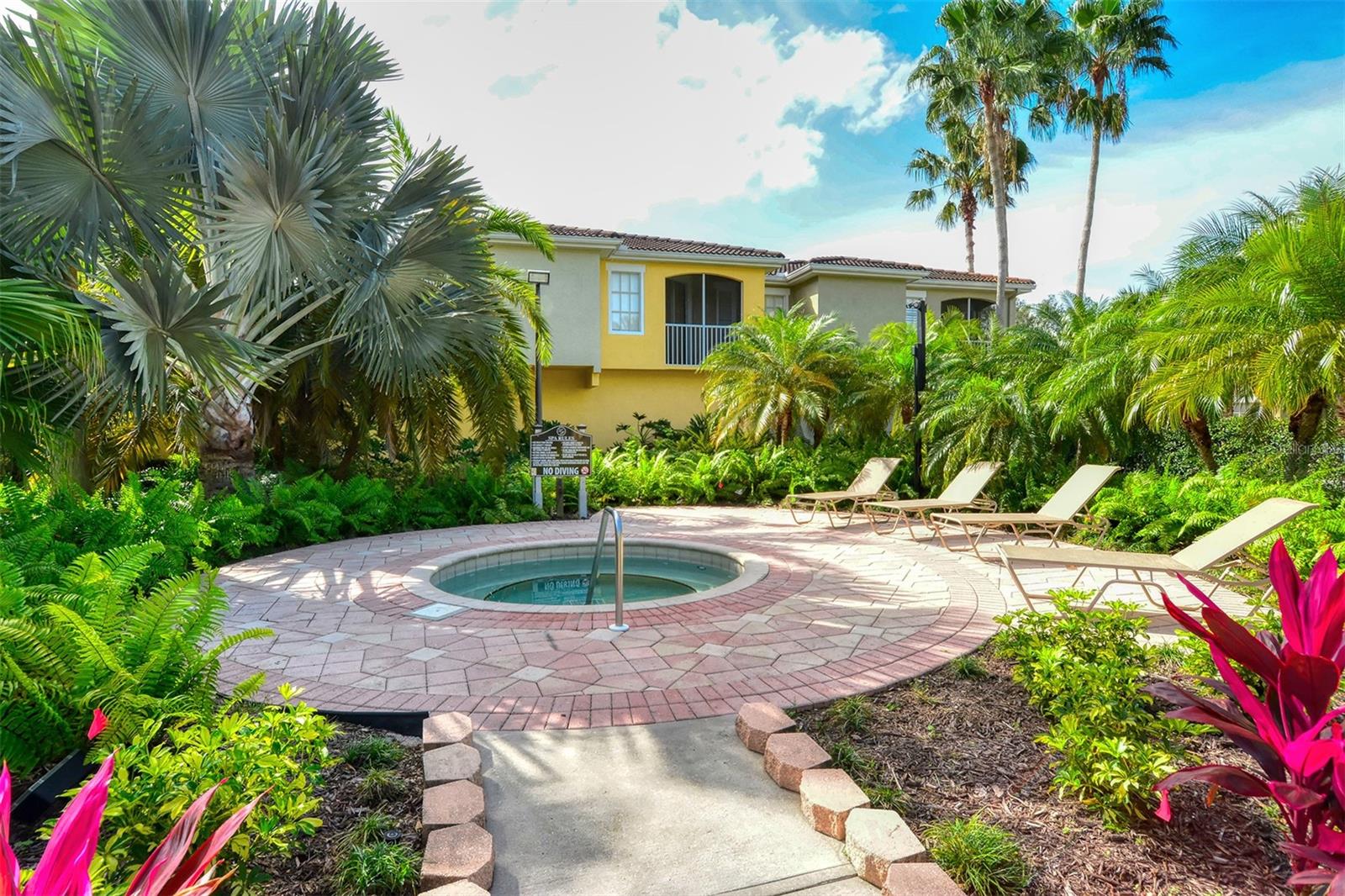 LAS PALMAS OF SARASOTA - Residential