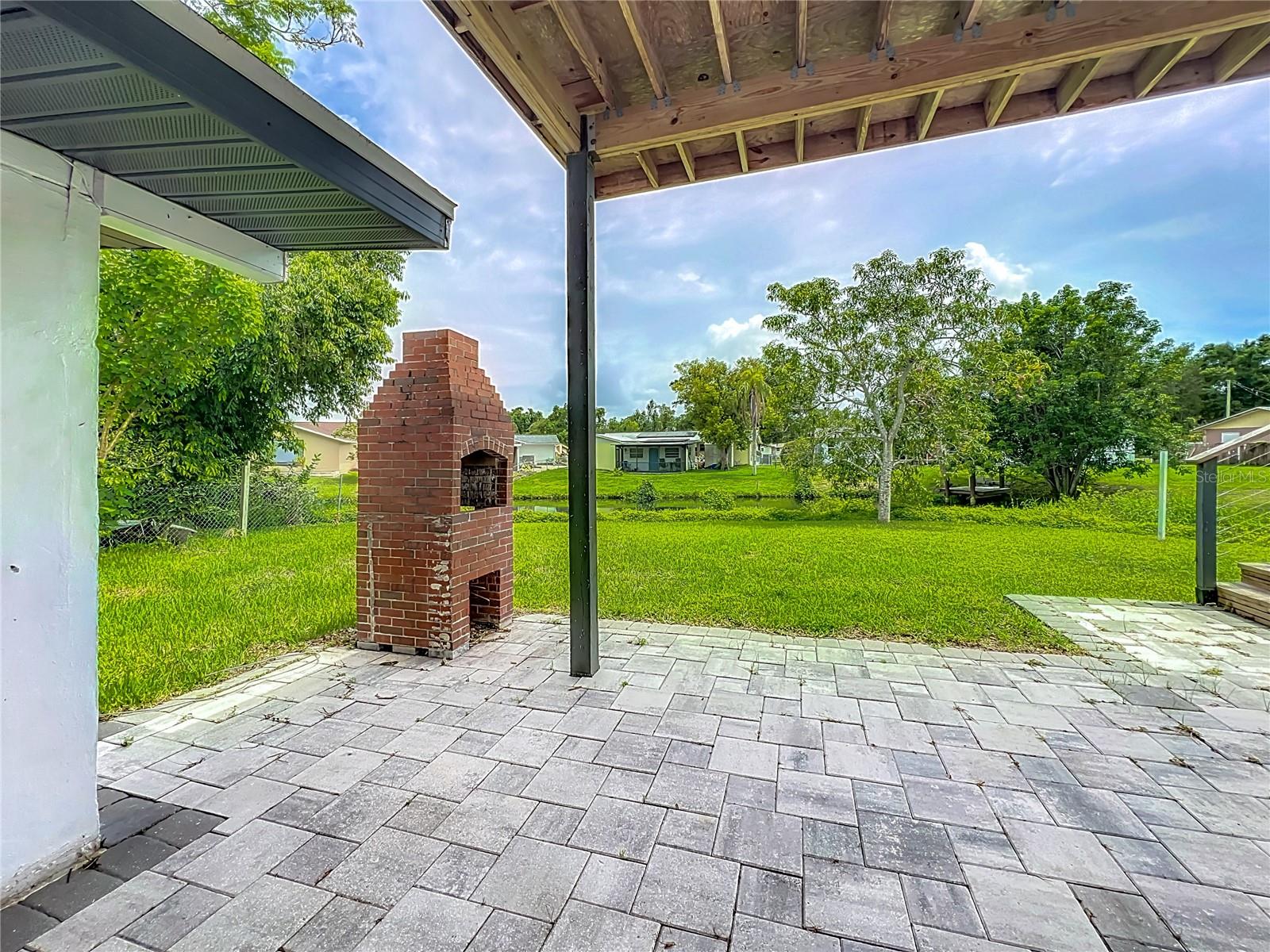 BERTS TROPICAL GARDENS - Residential