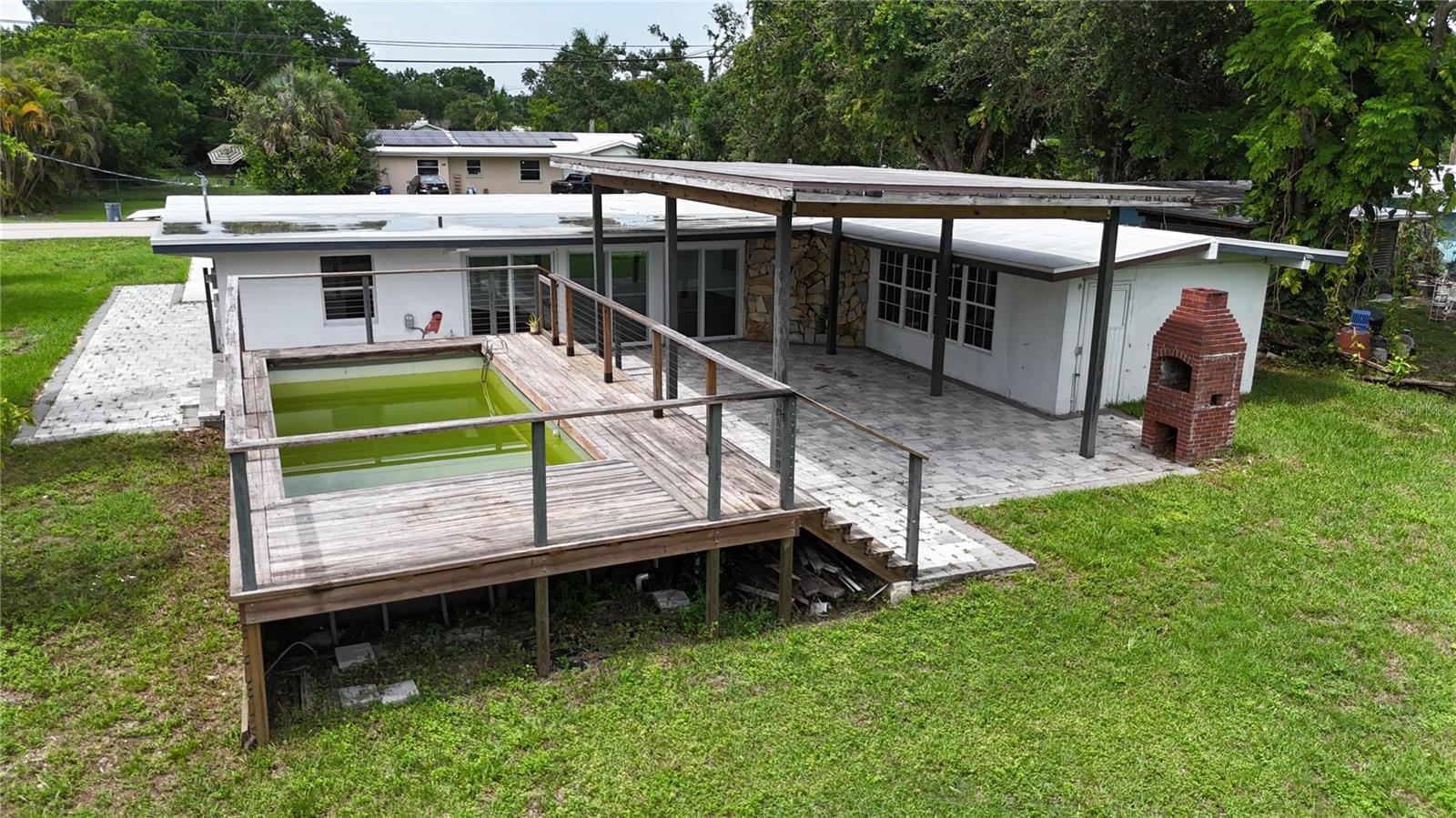BERTS TROPICAL GARDENS - Residential
