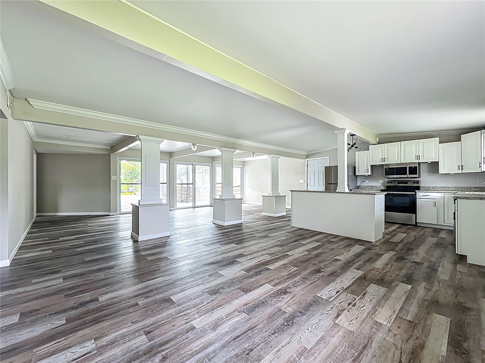 BERTS TROPICAL GARDENS - Residential