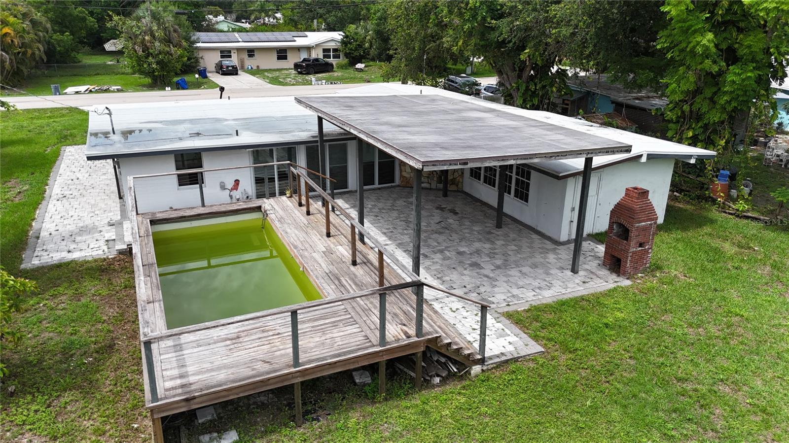 BERTS TROPICAL GARDENS - Residential