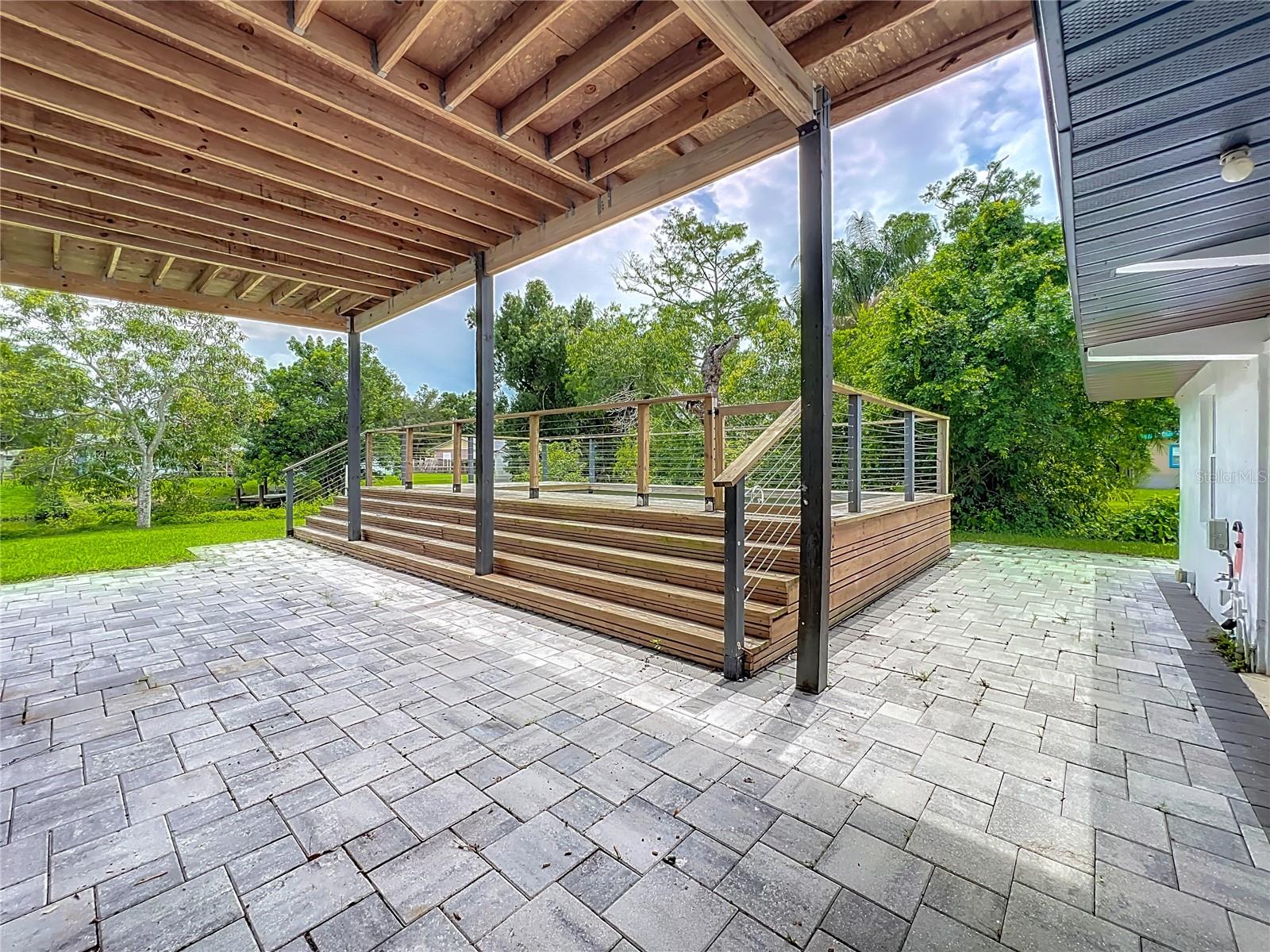 BERTS TROPICAL GARDENS - Residential
