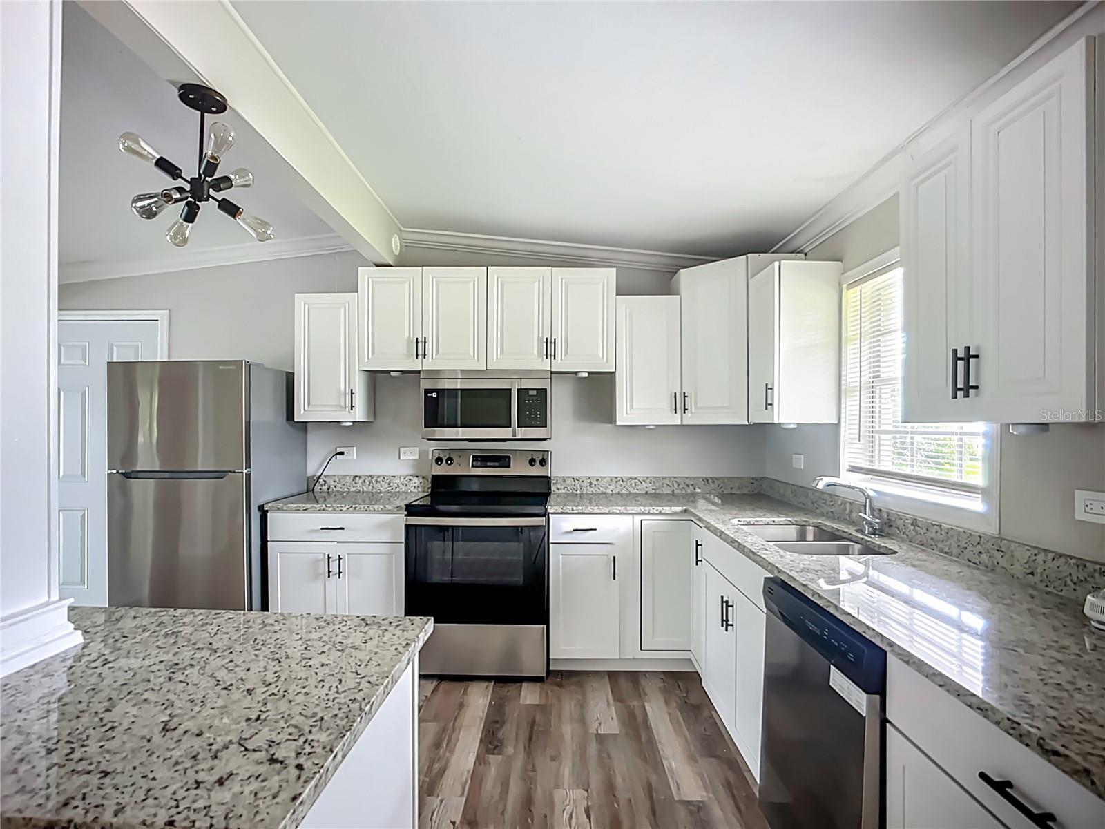 BERTS TROPICAL GARDENS - Residential