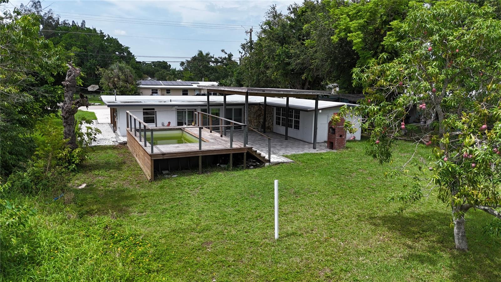 BERTS TROPICAL GARDENS - Residential