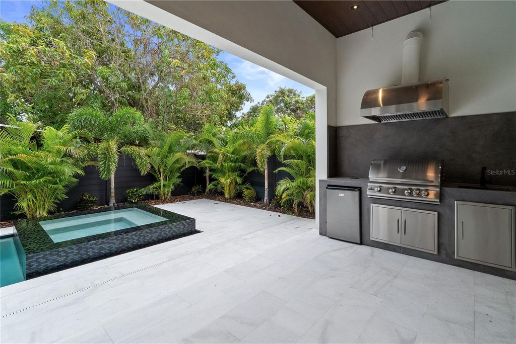 Photo of 3406 W Arch Street, Tampa, FL 33607 (MLS # TB8376328)