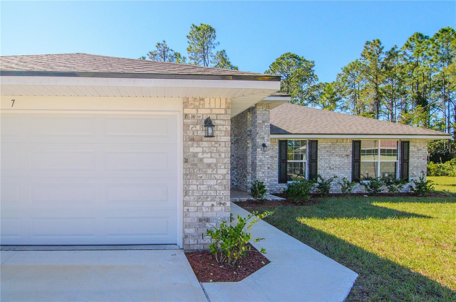 7 ROLLS ROYCE COURT N