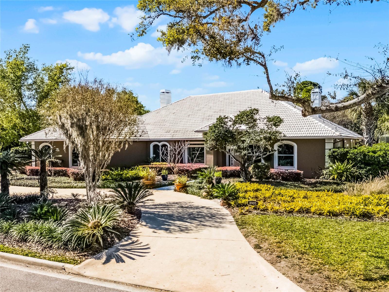 4/4, Pool Home, Family Room, Formal Living Room, Formal Dining Room, Eat-In Kitchen, Kitchen with Appliances Included: Stove, Refrigerator, Dishwasher, Disposal, Microwave, Inside Laundry Room with Washer and Dryer, Hardwood Floors in Main Living Areas. Tile in wet areas, Carpet in Bedrooms, Outdoor Shower, Putting Green, Pets OK, NO SMOKING
Year Built:1987/3,220 Sq. Ft.