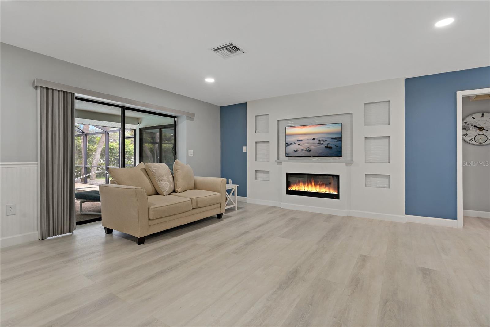 SIESTA BEACH - Residential