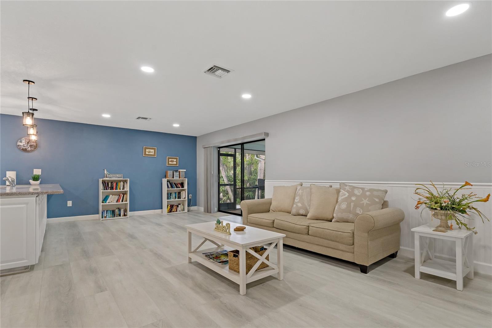 SIESTA BEACH - Residential